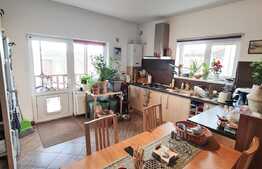 Duplex cu 3 camere, 235 mp de teren, acces restrictionat, zona Gilau