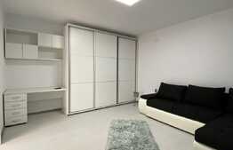 Apartament de 2 camere decomandate la casa, 60 mp, zona Cipariu