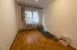 Apartament 3 camere, decomandat, 57 mp, 2 bai , Calea Floresti