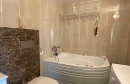 Apartament de 3 camere, 2 terase, parcare, zona Cipariu