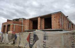 De vanzare casa duplex.Suprafata utila 120m2