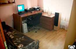 Apartament de vanzare, 2 camere, zona strazii Parang. Loc de parcare inclus!