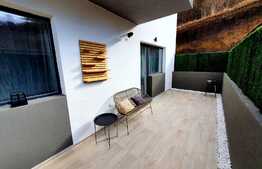 Apartament cu 3 camere si terasa de 23 mp, garaj, finisaje noi, zona Teilor