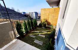 Apartament cu 3 camere si terasa de 23 mp, garaj, finisaje noi, zona Teilor