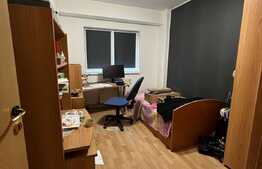 Apartament 4 camere decomandat, et 1, 82 mp, zona Racadau