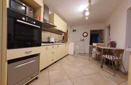 Apartament 3 camere, 65 mp, finisat, mobilat, parcare, zona Piata Zorilor