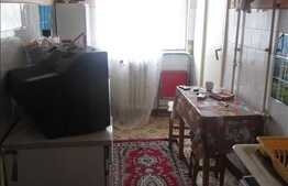 Vanzare aparatament 2 camere, decomandat, 48 mp, boxa subsol, zona Olimpia