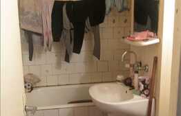 Vanzare aparatament 2 camere, decomandat, 48 mp, boxa subsol, zona Olimpia