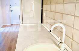 Apartament cu 2 camere, decomandat, 54 mp, parcare, zona Vivo