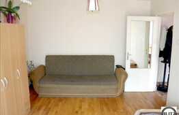 Apartament de vanzare 3 camere semidecomandate, zona Aleea Retezat. Boxa inclusa