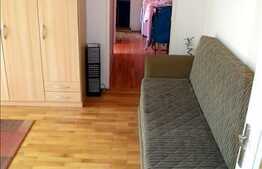 Apartament de vanzare 3 camere semidecomandate, zona Aleea Retezat. Boxa inclusa