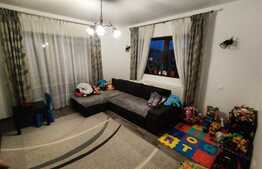 Apartament de 2 camere, nemobilat, 58 mp, zona Sanpetru