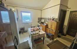 Pret oportun! Garsoniera 30 mp cu balcon, zona Lombului