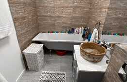 Apartament modern cu 3 camere, zona VIVO