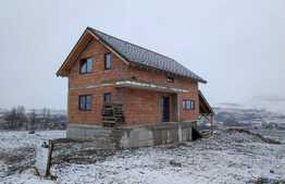 De vanzare casa individuala 650 m2 teren,128 utili.