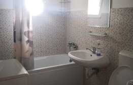 Oportunitate ! Apartament cu 2 camere decomandate, etajul 1 intermediar,  mobilat si utilat ! 