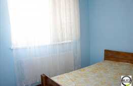 Apartament 3 camere de vanzare, 55 mp utili, zona Horea, cu boxa