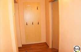 Apartament 3 camere de vanzare, 55 mp utili, zona Horea, cu boxa