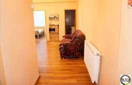 Apartament 3 camere de vanzare, 55 mp utili, zona Horea, cu boxa