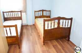 Apartament 3 camere de vanzare, 55 mp utili, zona Horea, cu boxa