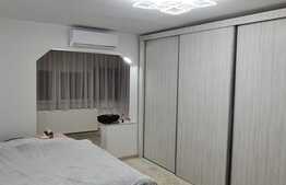 Apartament de 3 camere renovat, 72 mp, etaj intermediar, zona Florilor