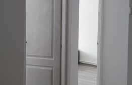 Oportunitate! Casa 4 camere, 2 bai, proaspat renovata, zona strazii Paris!