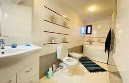 Duplex de 135 mp, 7 camere, 3 parcari, garaj, zona strazii Plevnei