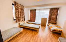 Duplex de 135 mp, 7 camere, 3 parcari, garaj, zona strazii Plevnei