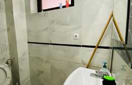 Duplex de 135 mp, 7 camere, 3 parcari, garaj, zona strazii Plevnei