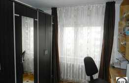 Apartament spatios cu 3 camere,  boxa pentru depozitare si loc de parcare