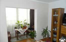 Apartament spatios cu 3 camere,  boxa pentru depozitare si loc de parcare