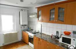 Apartament spatios cu 3 camere,  boxa pentru depozitare si loc de parcare