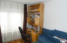 Apartament spatios cu 3 camere,  boxa pentru depozitare si loc de parcare