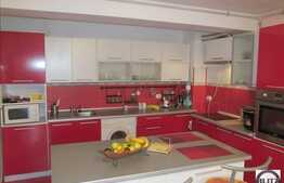 De vanzare 3 camere, imobil nou, loc parcare, zona Teilor