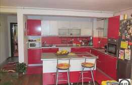 De vanzare 3 camere, imobil nou, loc parcare, zona Teilor