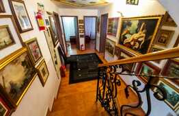 Pensiune 3*, 484 mp utili și 1000 mp teren, Predeal!