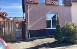 Oportunitate! Casa renovata 100 mp utili, 4 camere, curte comuna, semicentral!