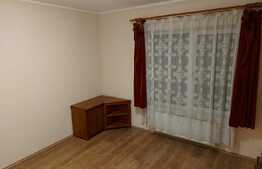 Apartament 3 camere, etaj intermediar, parcare zona Atelierul de Pizza