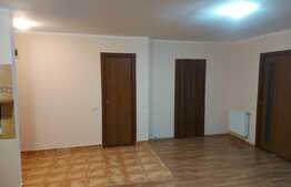 Apartament 3 camere, etaj intermediar, parcare zona Atelierul de Pizza