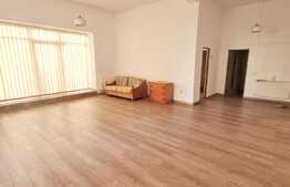 Pret oportun! Spatiu comercial de 63.5 mp, 2 parcari, destinatie multipla, zona Porii