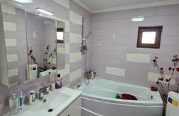 Casa tip duplex, strada privata, 290 mp teren, 2 parcari, zona Terra