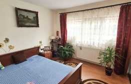 Casa tip duplex, strada privata, 290 mp teren, 2 parcari, zona Terra