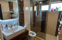 Apartament de 3 camere, 90 mp, parcare, boxa, zona Eroilor!