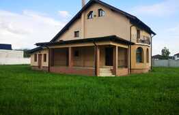 Vila / Casa de vis, cu teren 2000 mp in Stupini