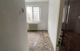 Garsoniera semifinisată în zona Hotelului Royal