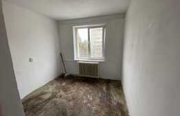 Garsoniera semifinisată în zona Hotelului Royal