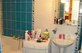 De vanzare apartament cu 4 camere, 79 mp, zona Campului. Loc de parcare inclus!