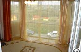 De vanzare apartament cu 4 camere, 79 mp, zona Campului. Loc de parcare inclus!