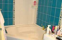 De vanzare apartament cu 4 camere, 79 mp, zona Campului. Loc de parcare inclus!