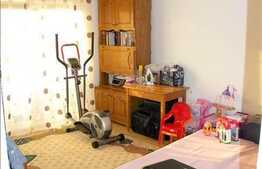 De vanzare apartament cu 4 camere, 79 mp, zona Campului. Loc de parcare inclus!